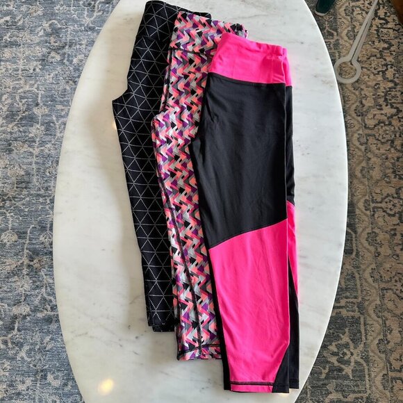 Victorias Secret Sport Knockout Capri Pants Black Neon Pink Size Medium Lot of 3